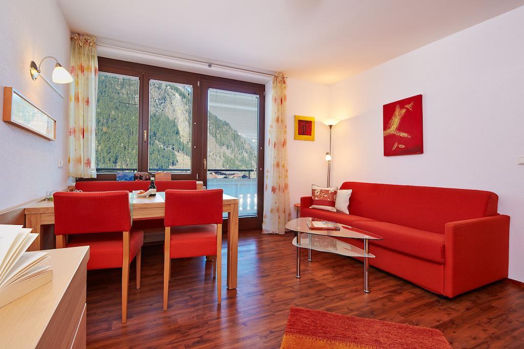 Skylounge Mayrhofen Chambre photo